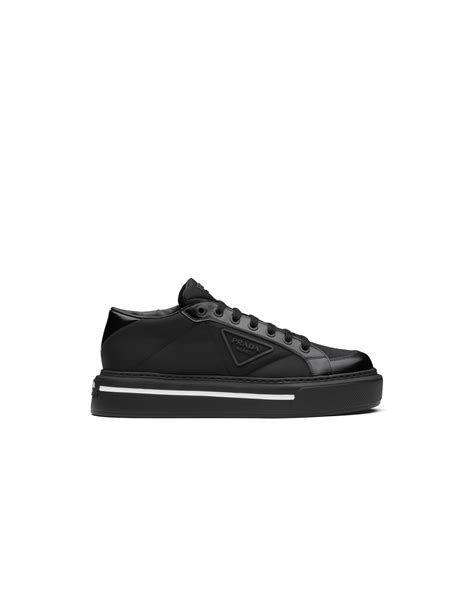 prada macro sneaker aus re-nylon und leder